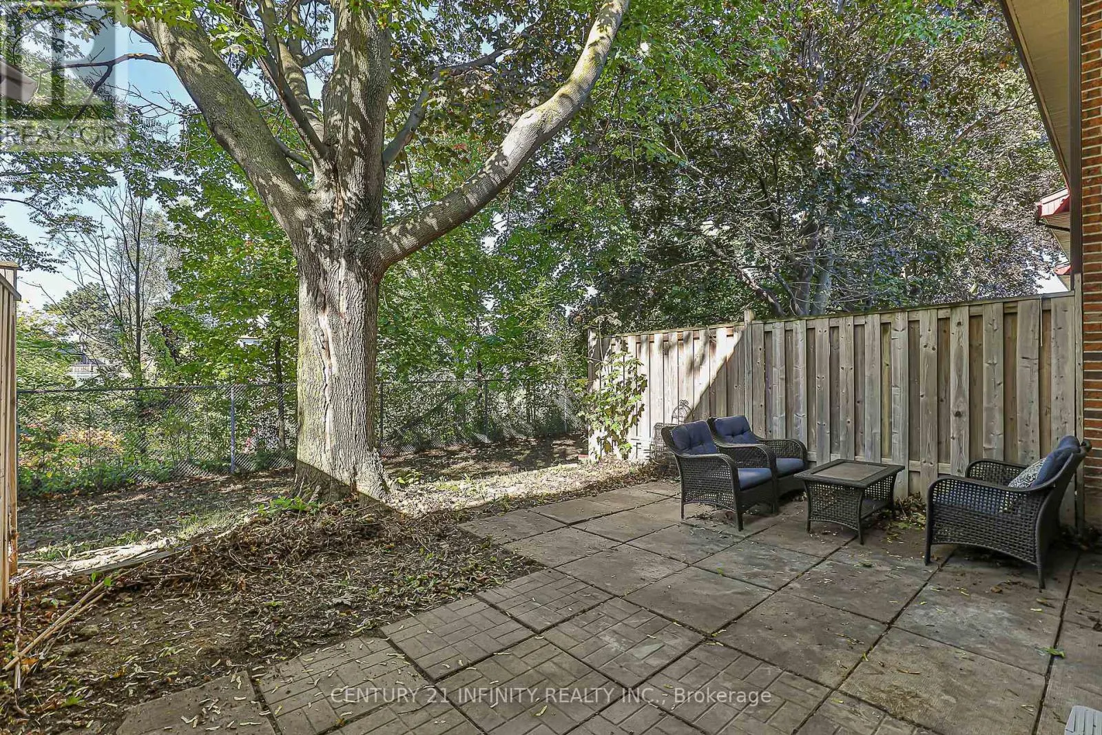 30 - 3000 MIDLAND AVENUE, #30