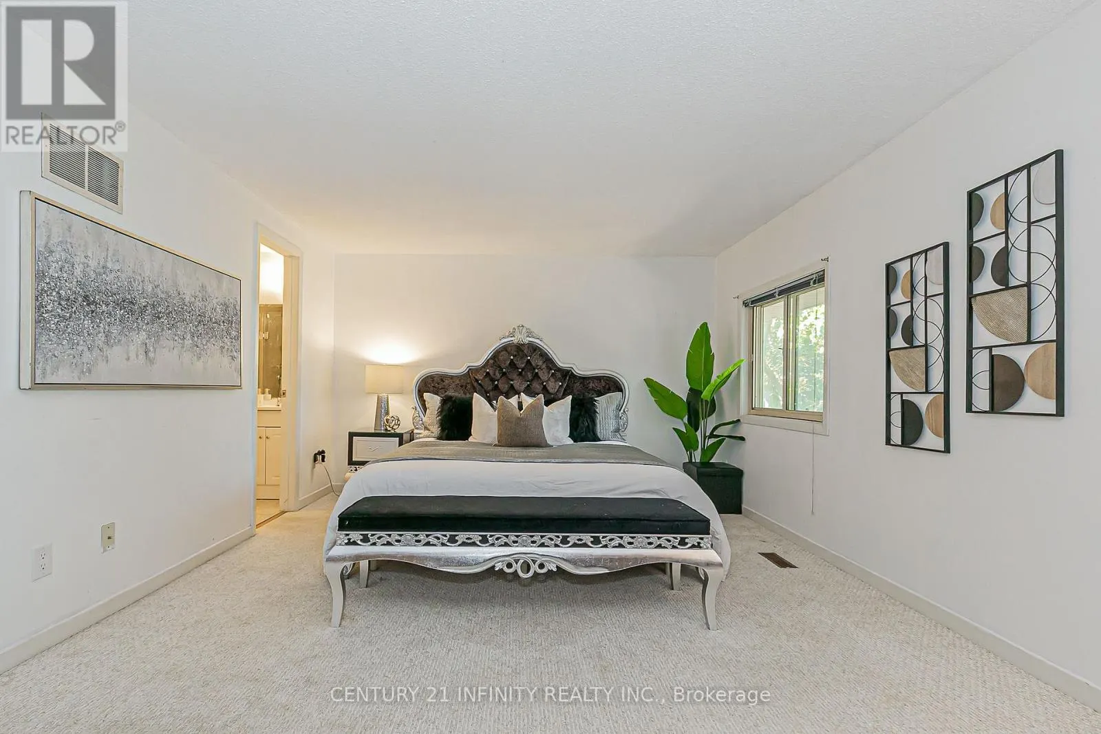 30 - 3000 MIDLAND AVENUE, #30