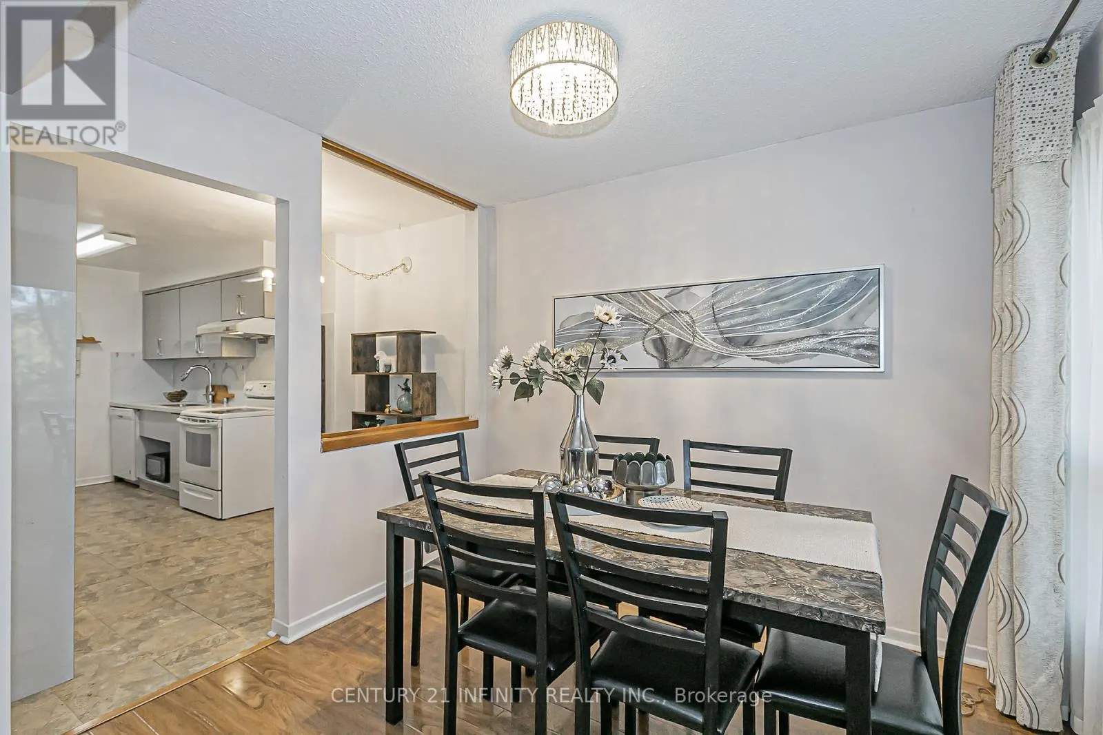 30 - 3000 MIDLAND AVENUE, #30