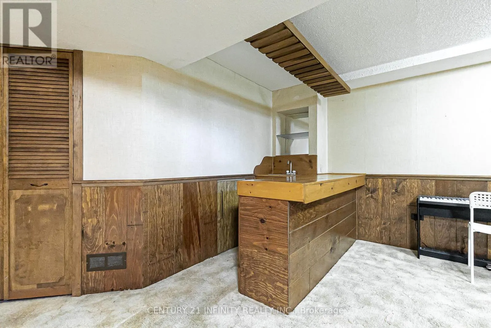 30 - 3000 MIDLAND AVENUE, #30