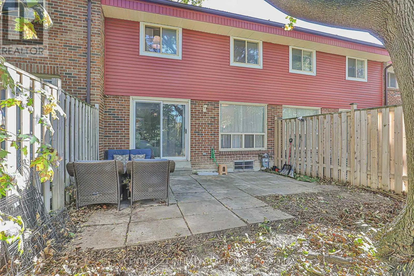 30 - 3000 MIDLAND AVENUE, #30