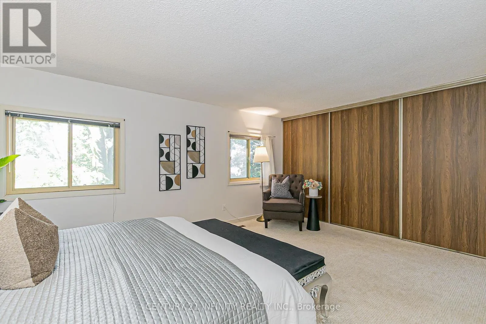 30 - 3000 MIDLAND AVENUE, #30