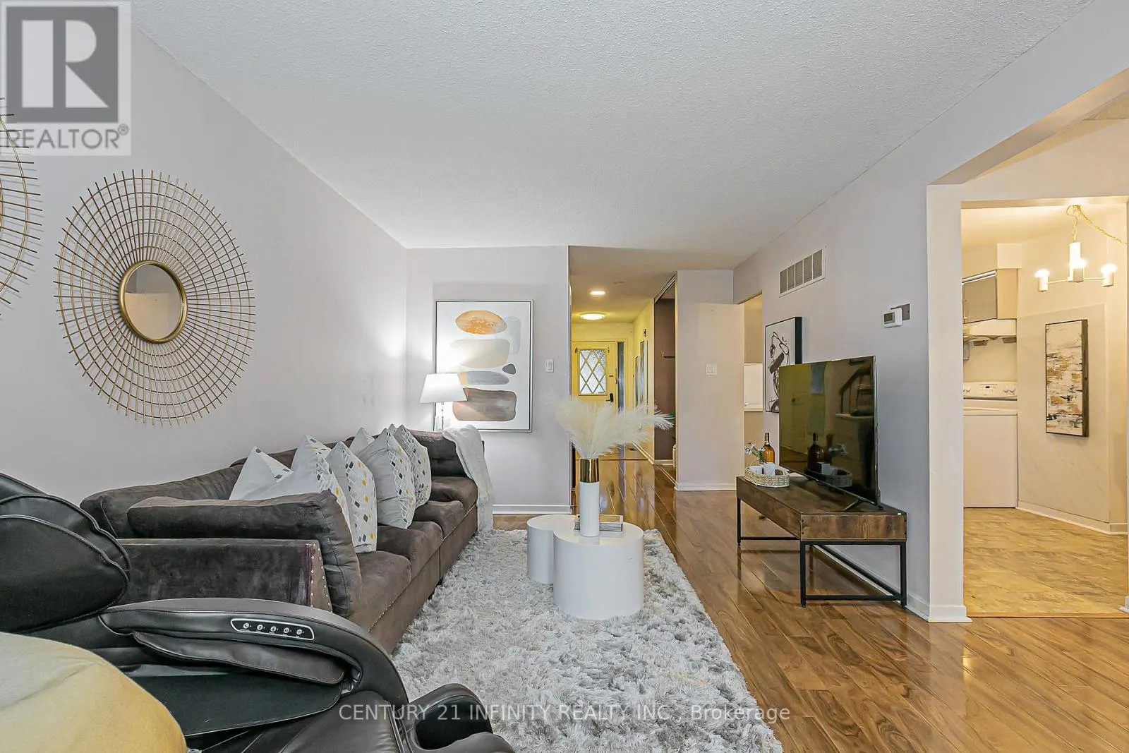 30 - 3000 MIDLAND AVENUE, #30