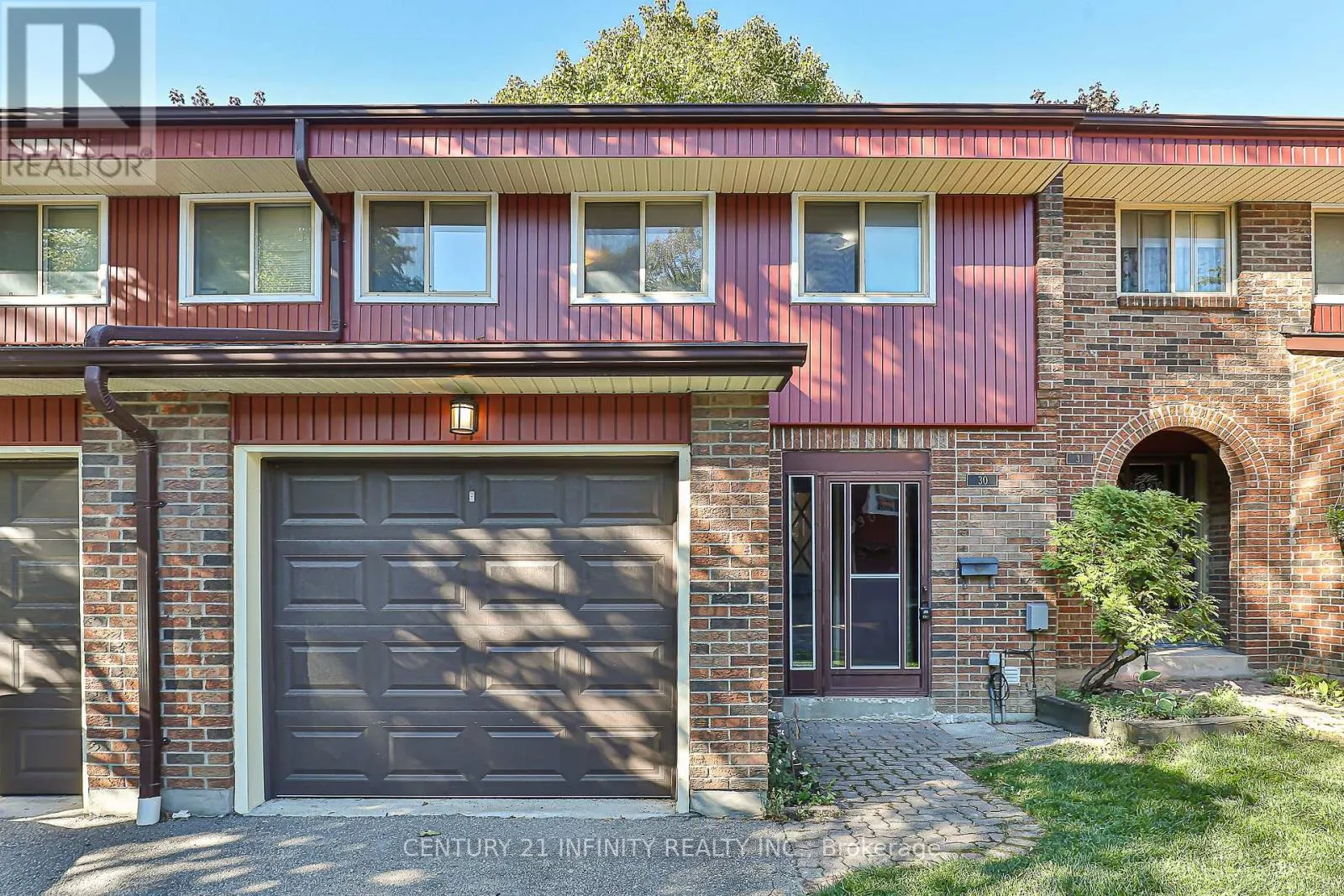 30 - 3000 MIDLAND AVENUE, #30