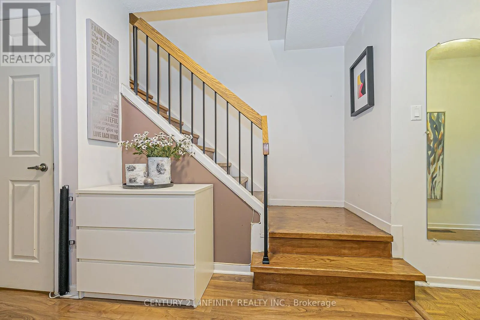30 - 3000 MIDLAND AVENUE, #30