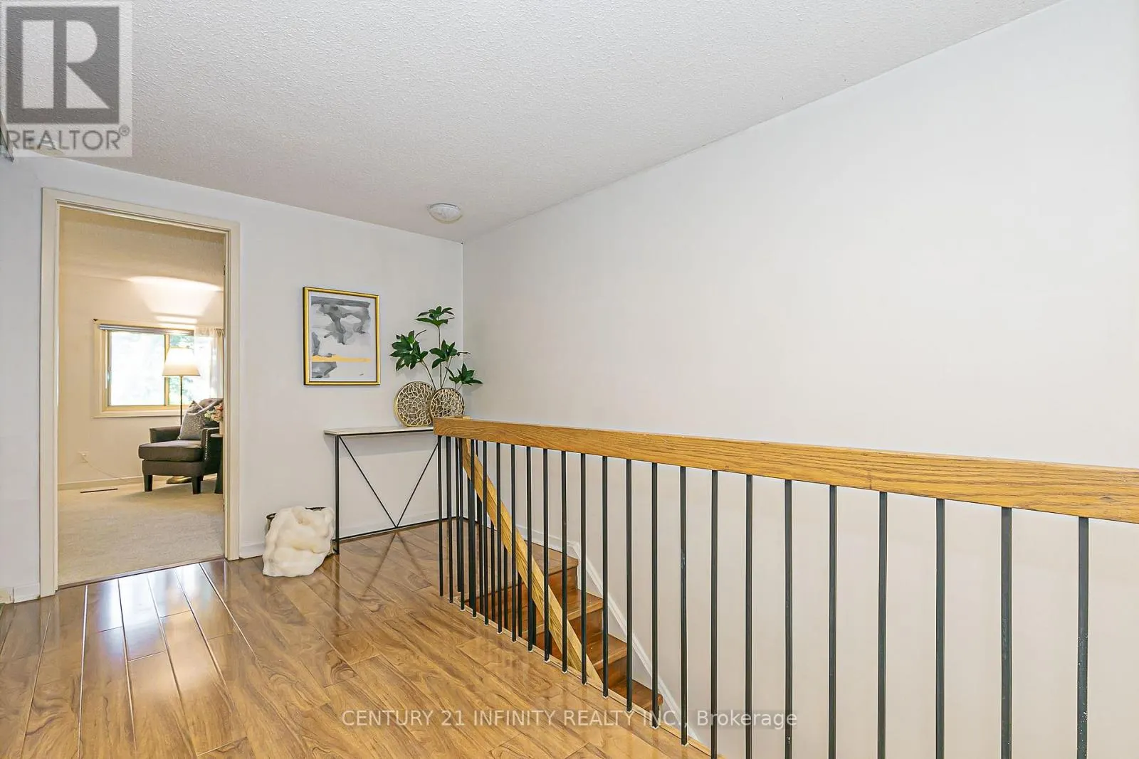 30 - 3000 MIDLAND AVENUE, #30
