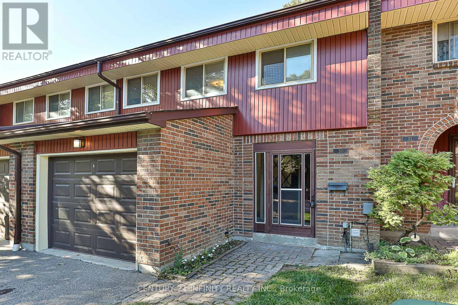 30 - 3000 MIDLAND AVENUE, #30