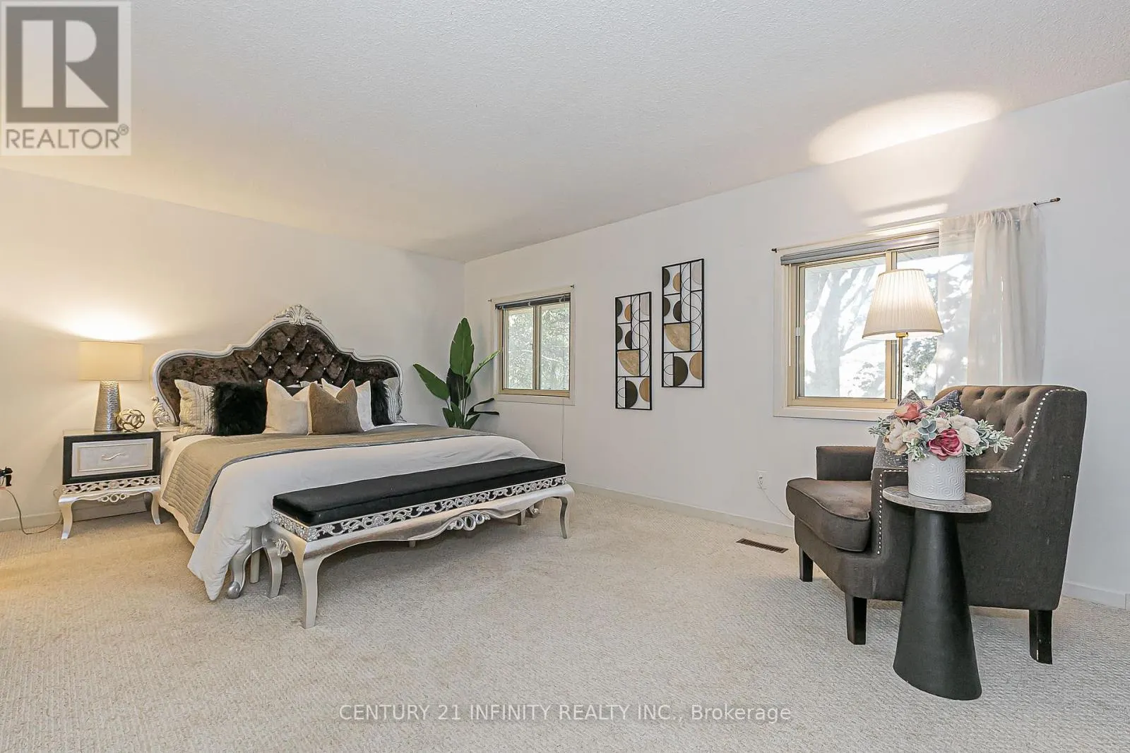30 - 3000 MIDLAND AVENUE, #30