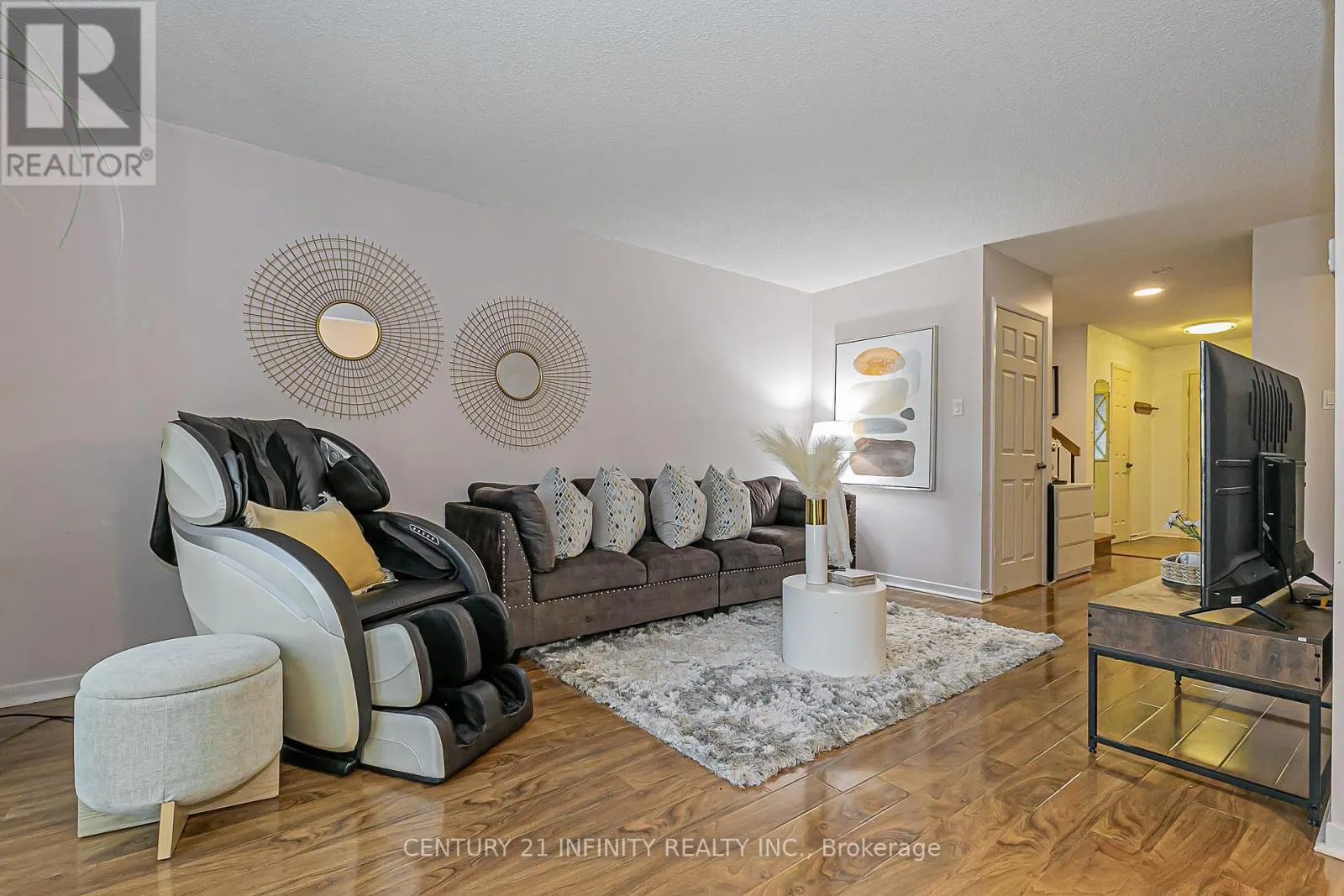 30 - 3000 MIDLAND AVENUE, #30