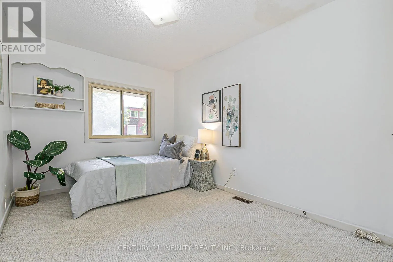 30 - 3000 MIDLAND AVENUE, #30