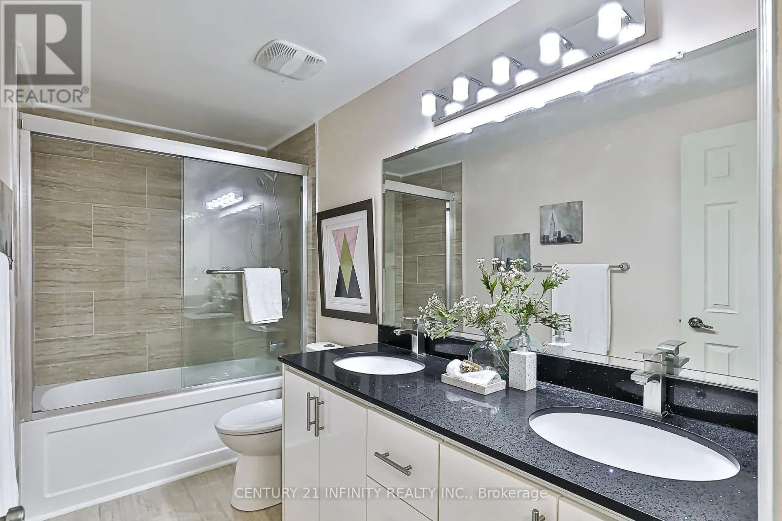 30 - 3000 MIDLAND AVENUE, #30