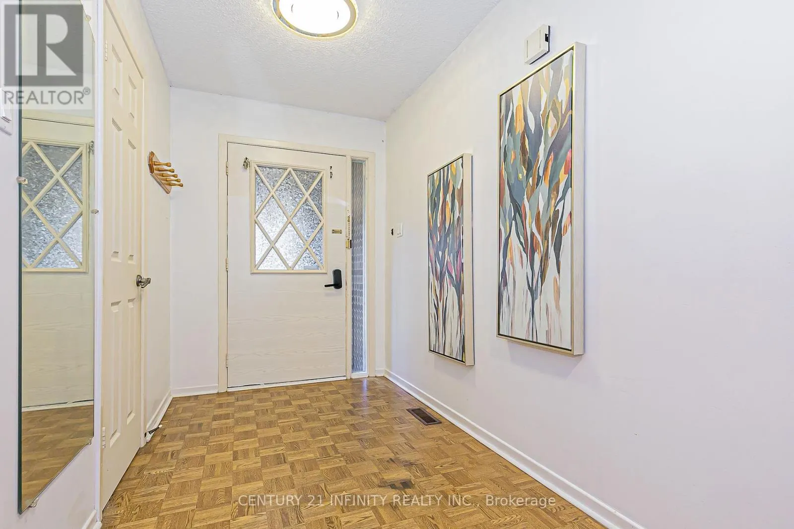 30 - 3000 MIDLAND AVENUE, #30
