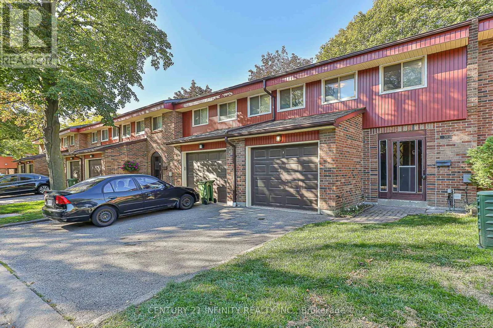 30 - 3000 MIDLAND AVENUE, #30