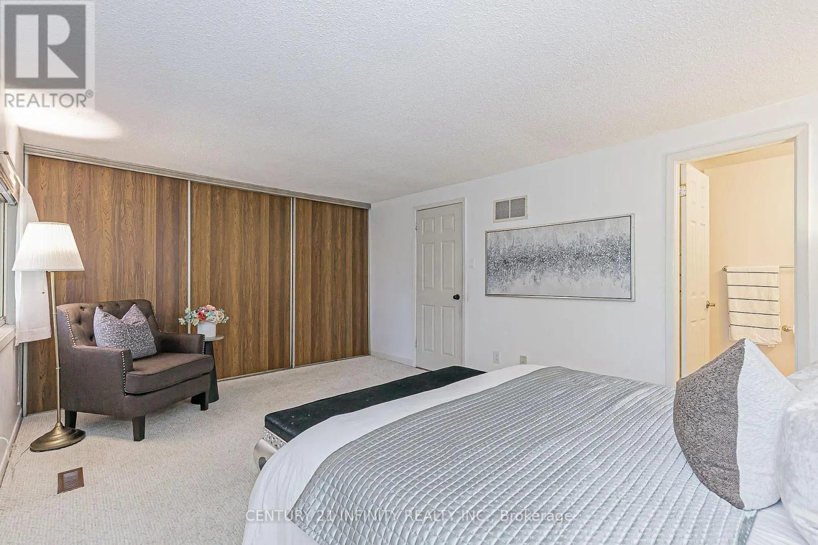30 - 3000 MIDLAND AVENUE, #30