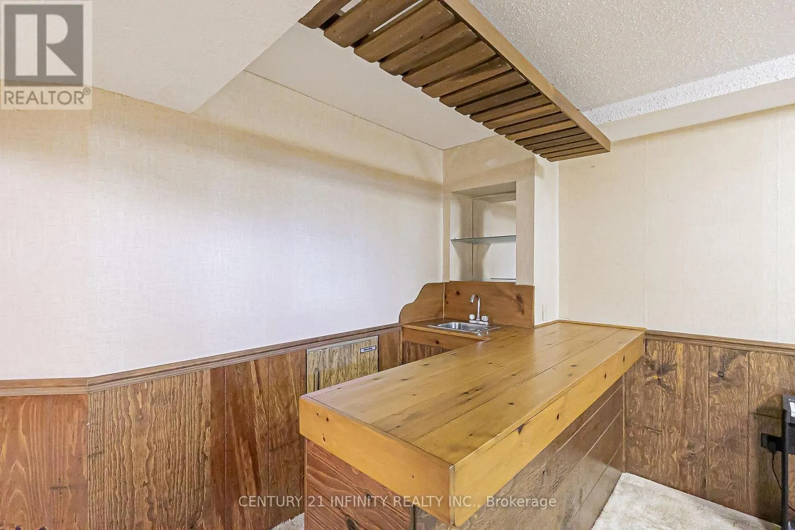 30 - 3000 MIDLAND AVENUE, #30