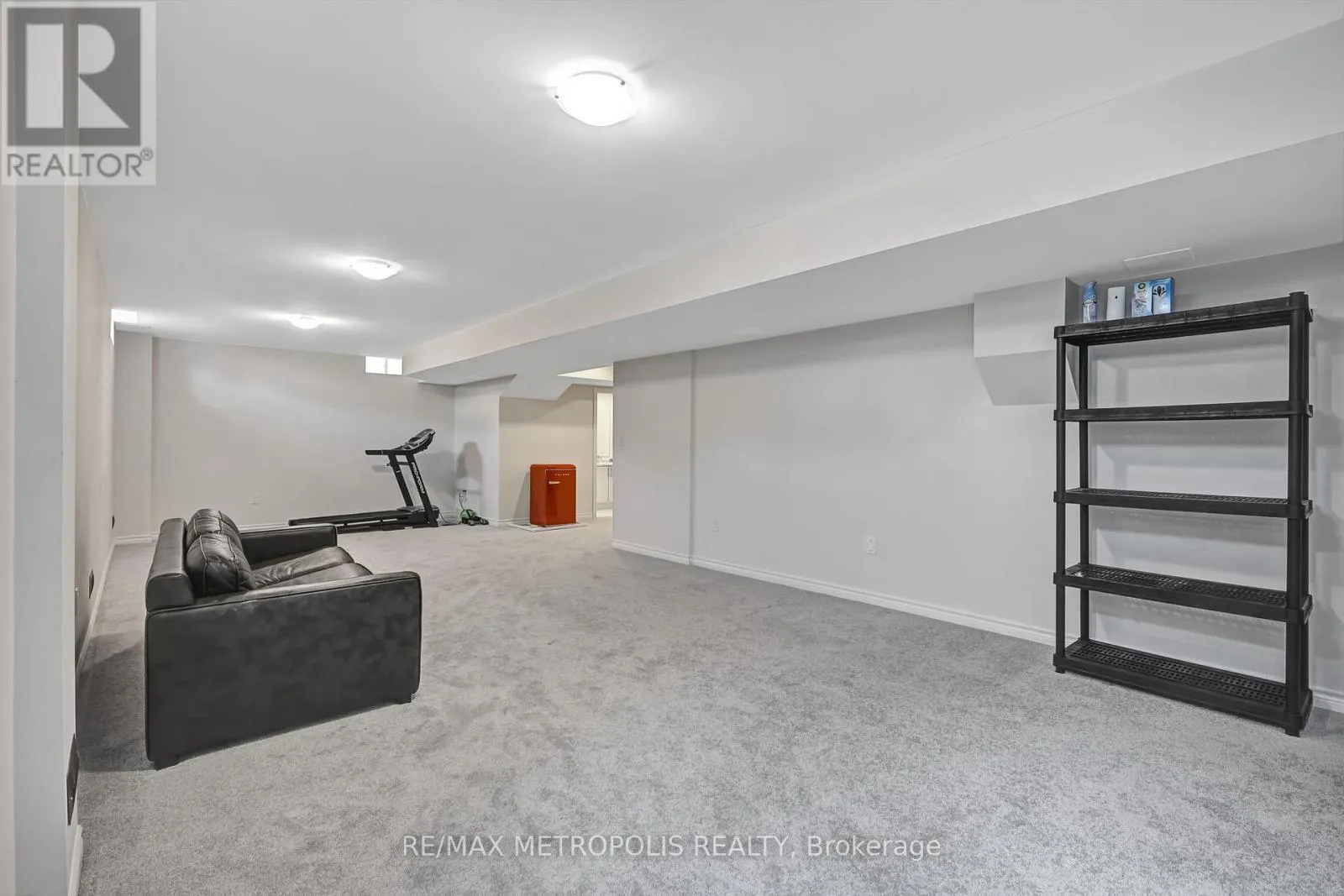 15 DOUGLAS KEMP CRESCENT