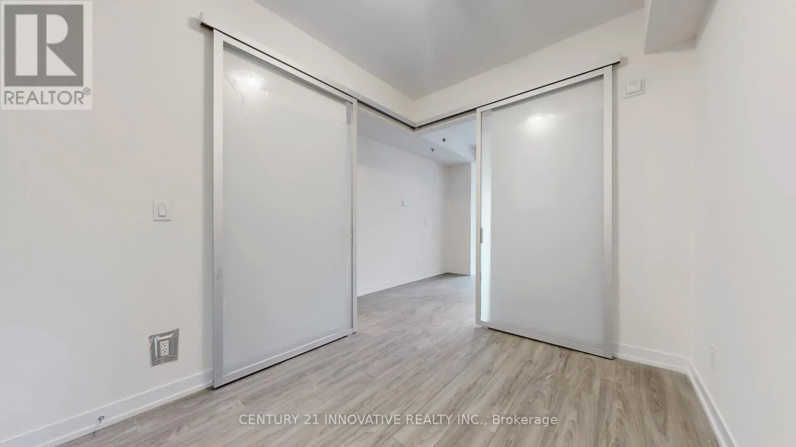 204 - 90 GLEN EVEREST ROAD