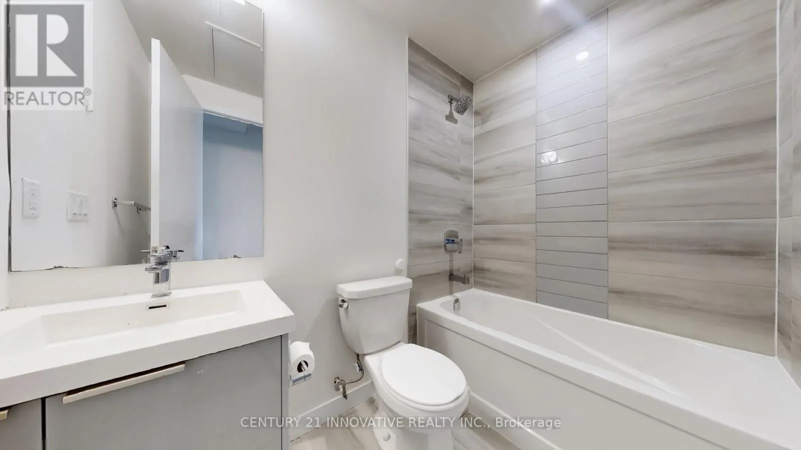 204 - 90 GLEN EVEREST ROAD