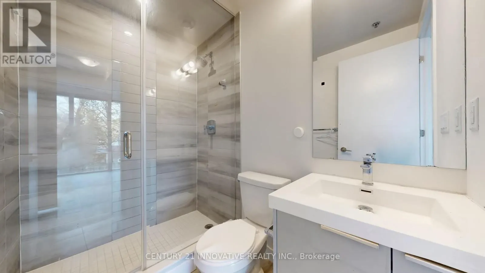 204 - 90 GLEN EVEREST ROAD