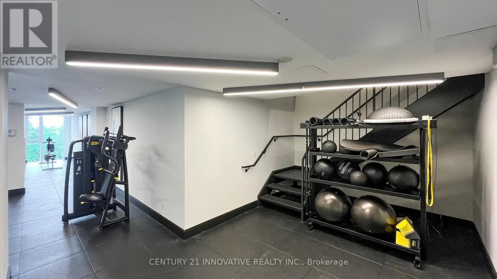 204 - 90 GLEN EVEREST ROAD