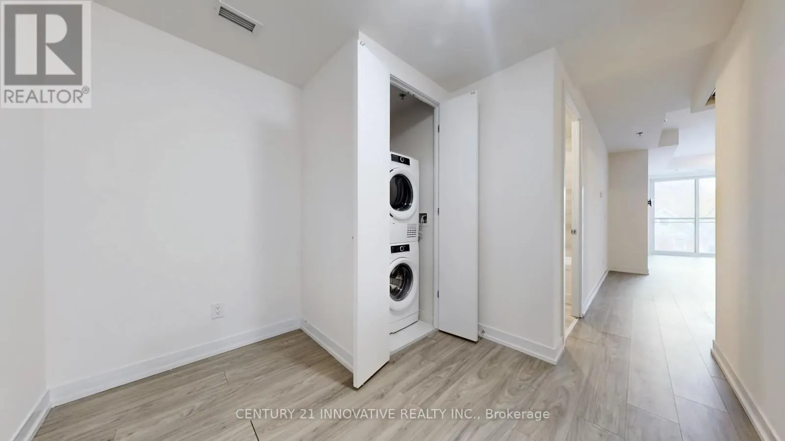 204 - 90 GLEN EVEREST ROAD