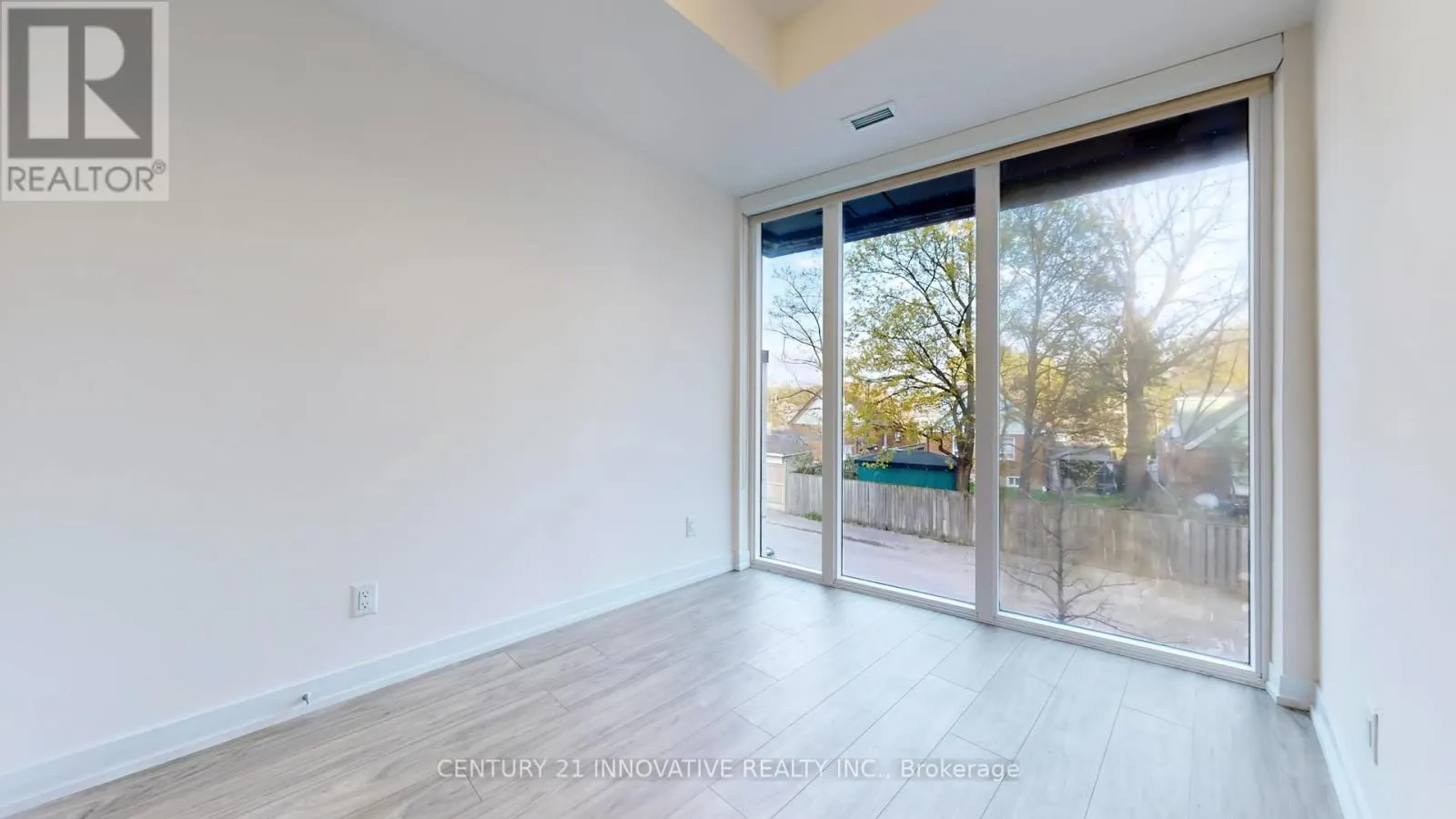 204 - 90 GLEN EVEREST ROAD
