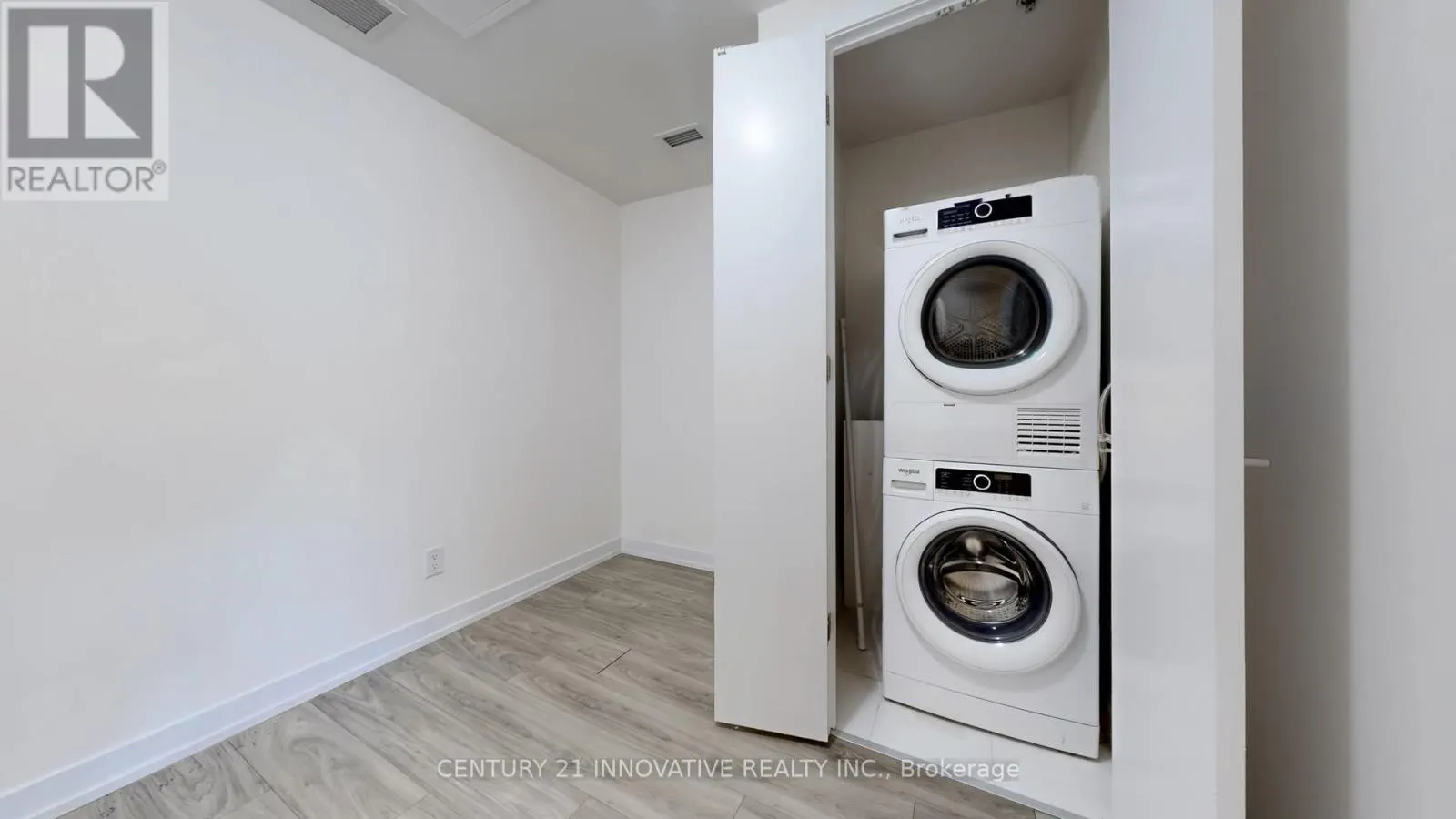 204 - 90 GLEN EVEREST ROAD