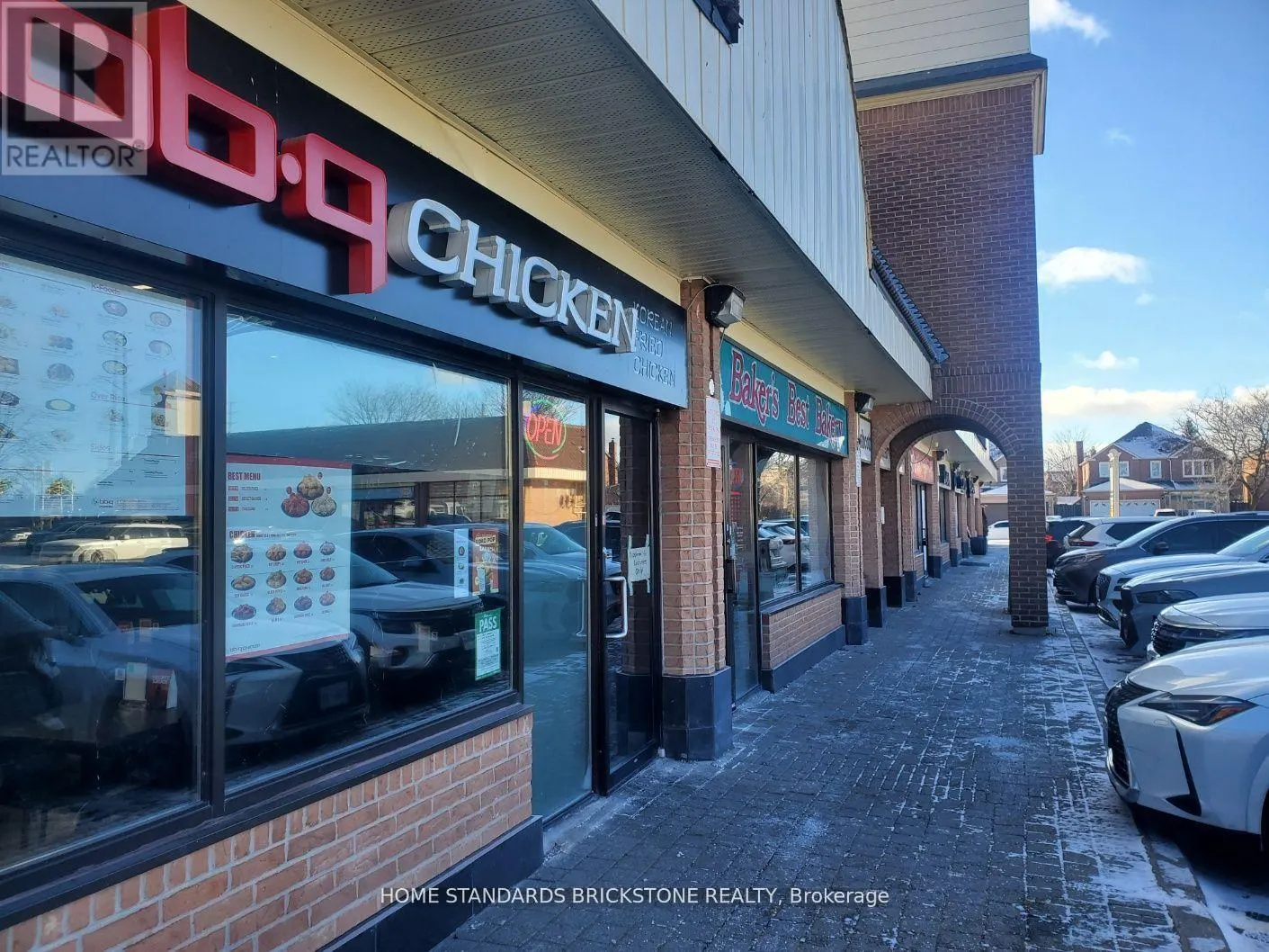 8 - 4915 STEELES AVENUE E