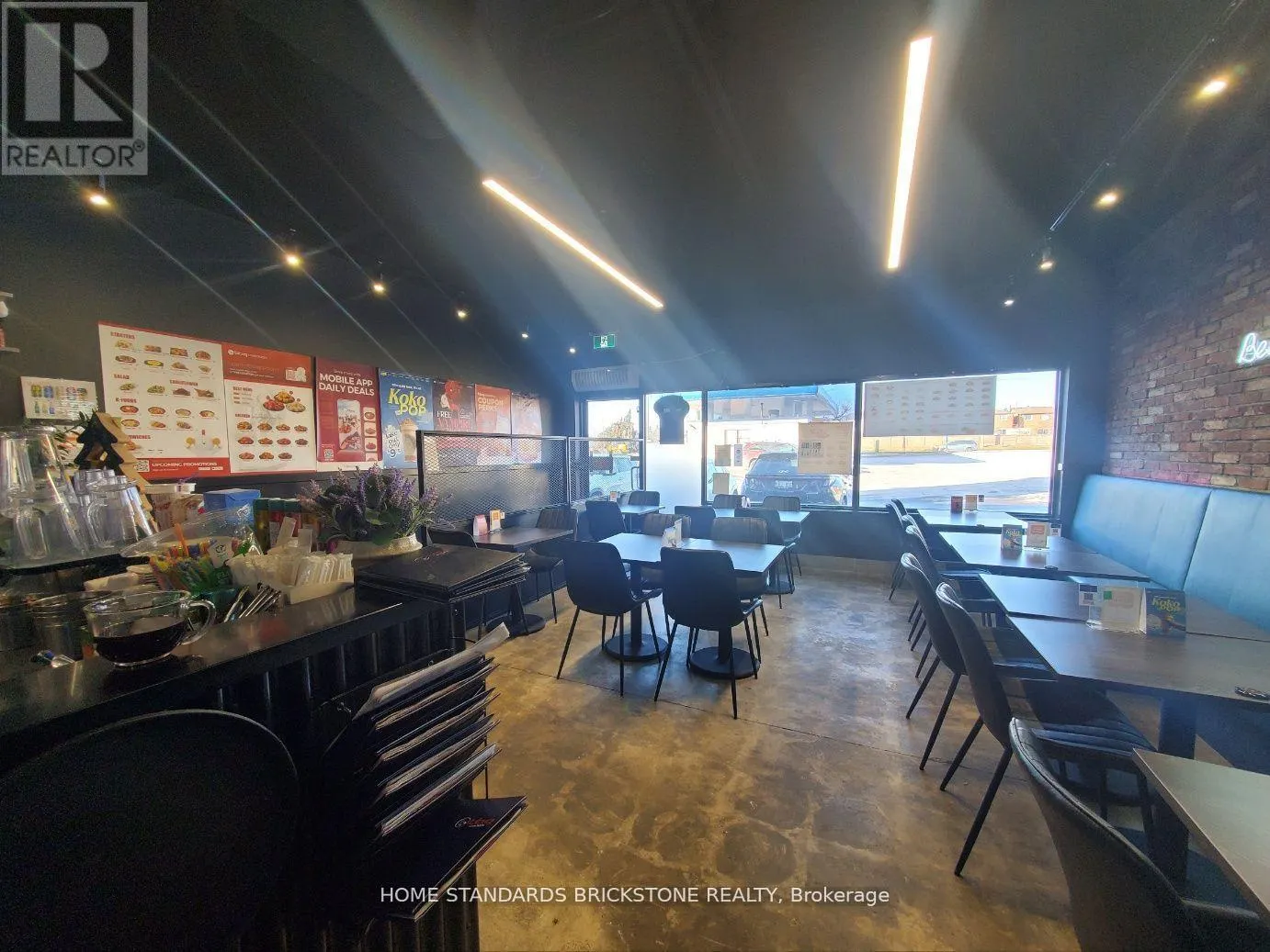 8 - 4915 STEELES AVENUE E