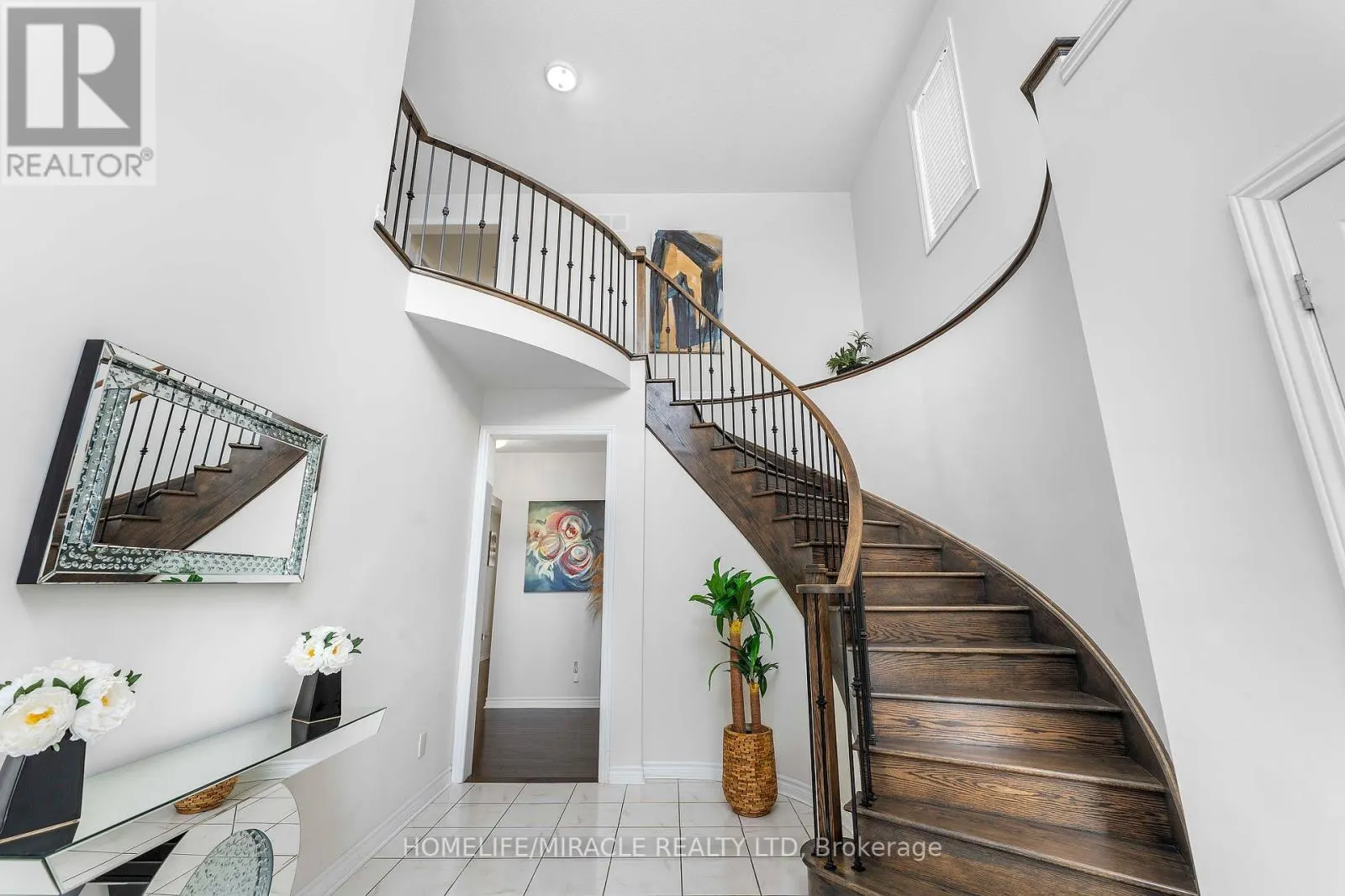 925 GREENHILL AVENUE