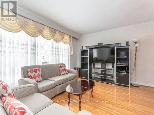 MAIN FLOOR - 80 TANSLEY AVENUE