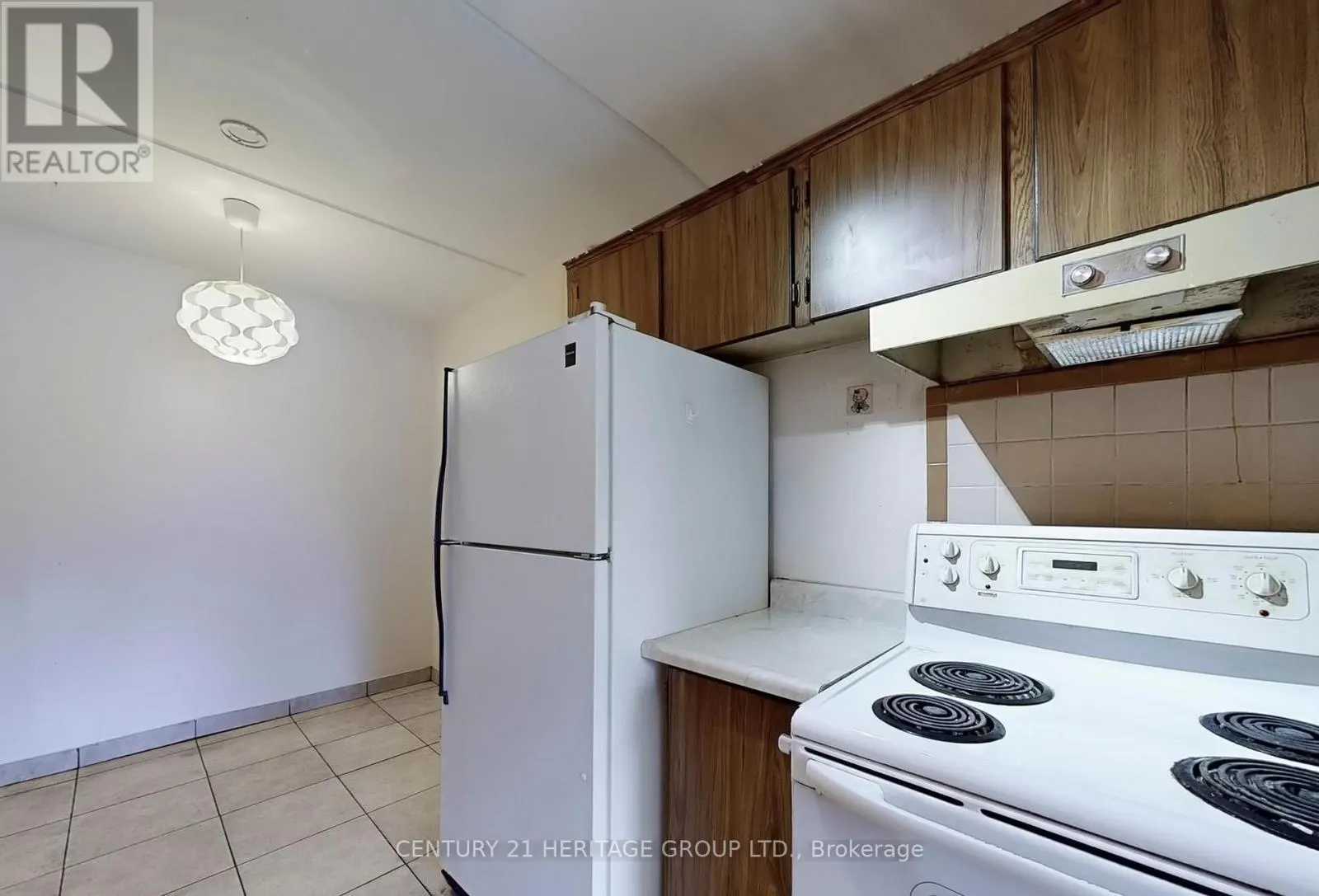 202 - 2 GLAMORGAN AVENUE