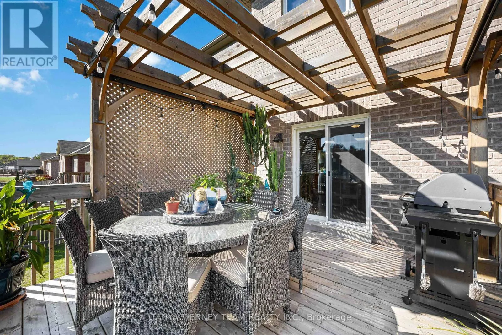 35 CHARLES TILLEY CRESCENT