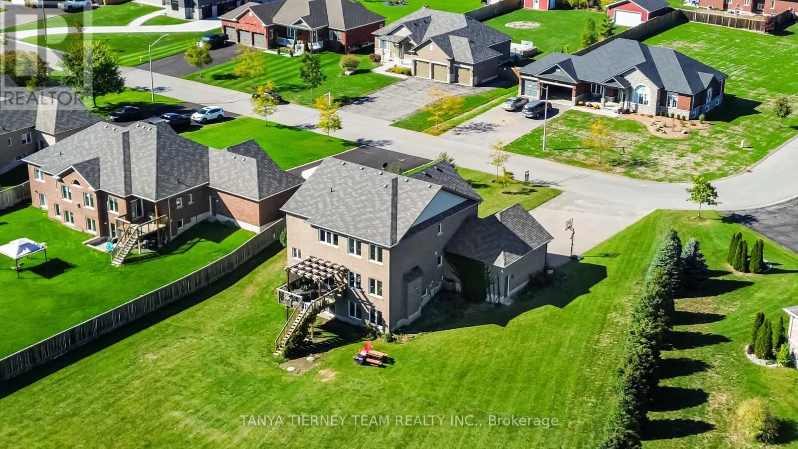 35 CHARLES TILLEY CRESCENT