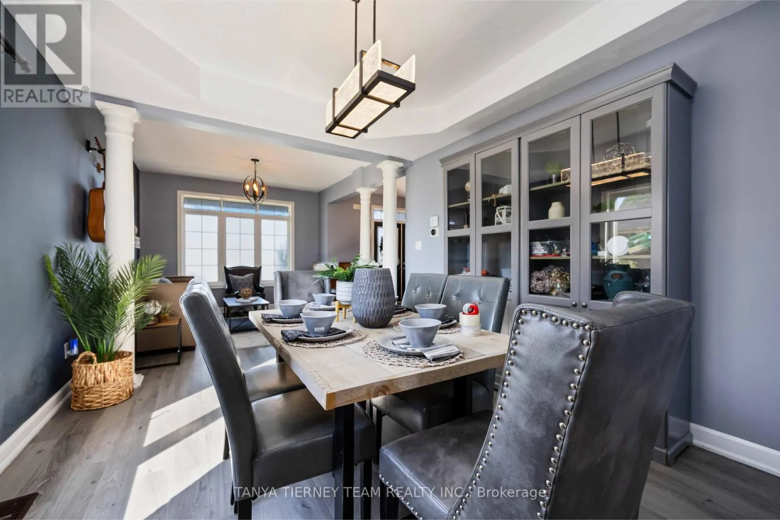 35 CHARLES TILLEY CRESCENT