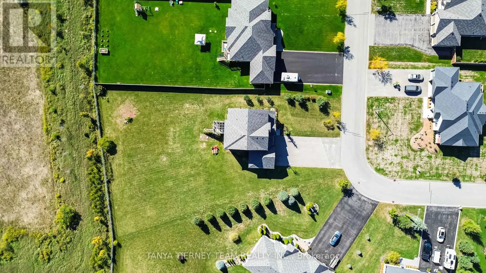 35 CHARLES TILLEY CRESCENT