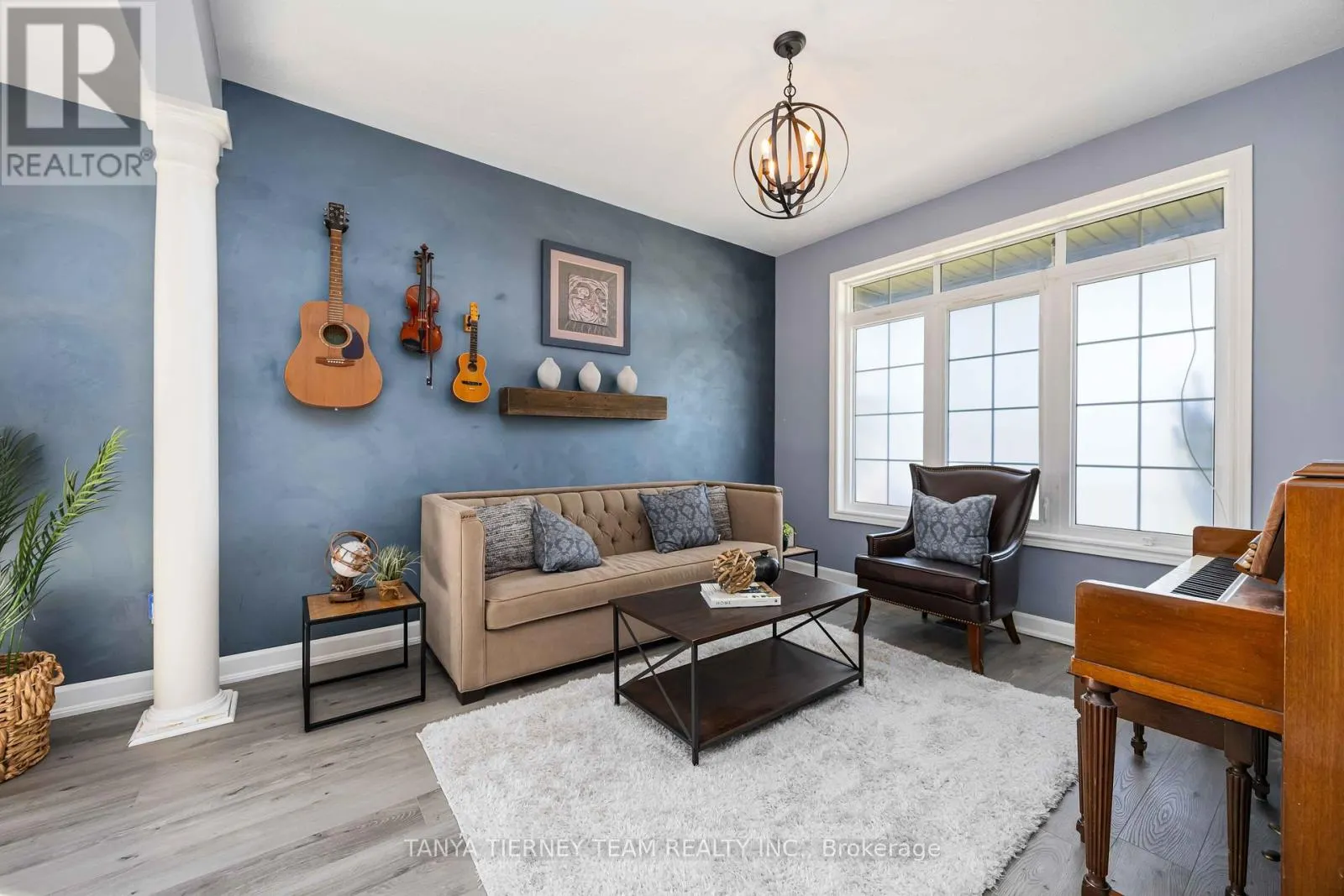 35 CHARLES TILLEY CRESCENT