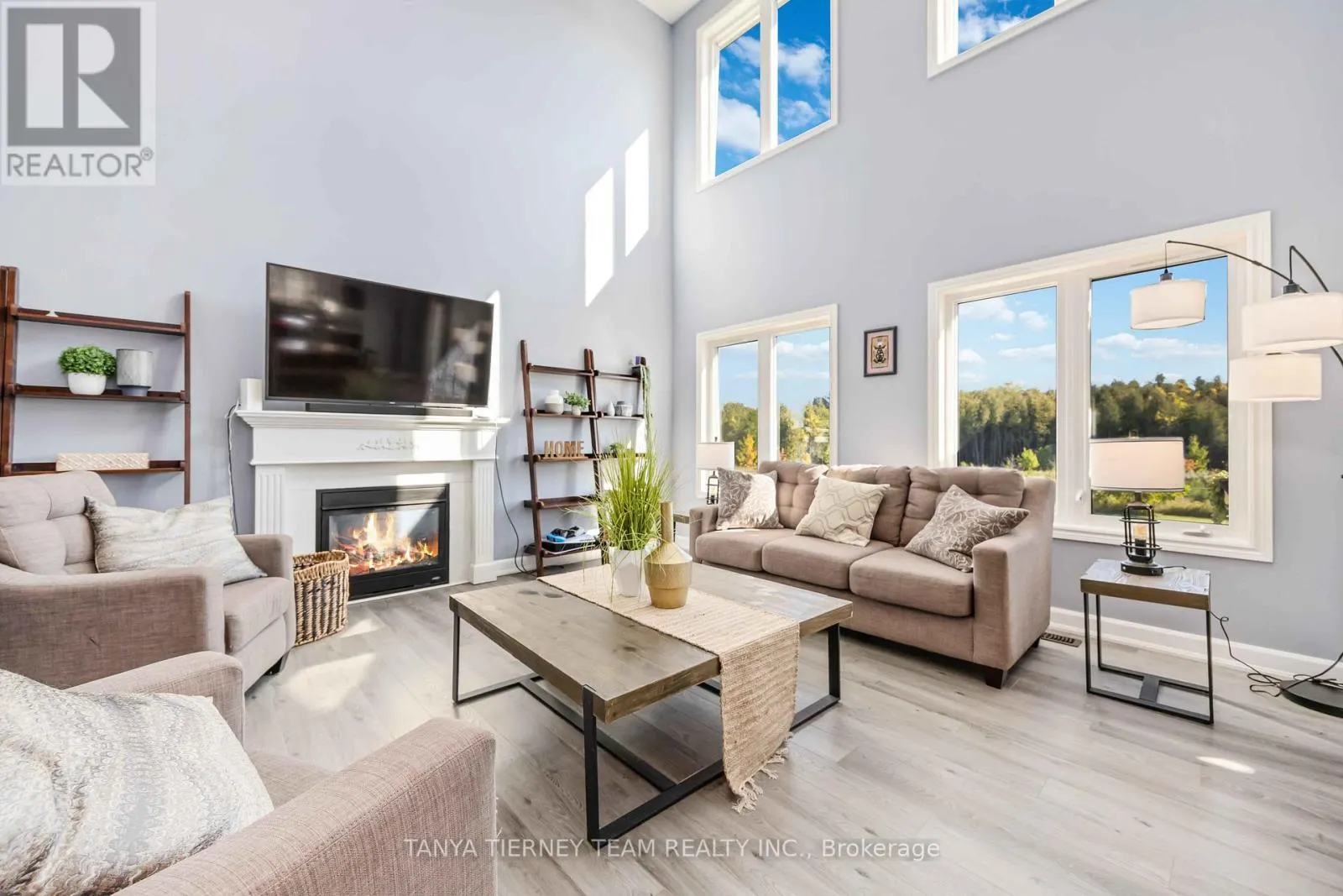 35 CHARLES TILLEY CRESCENT