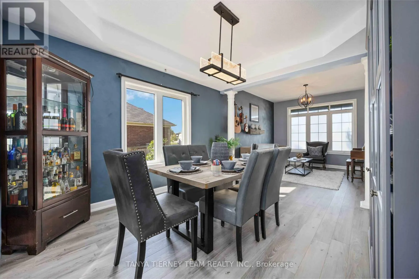 35 CHARLES TILLEY CRESCENT