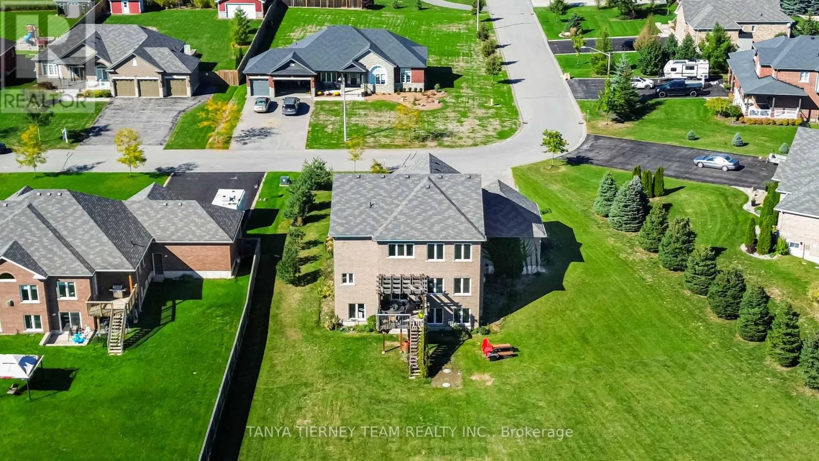 35 CHARLES TILLEY CRESCENT
