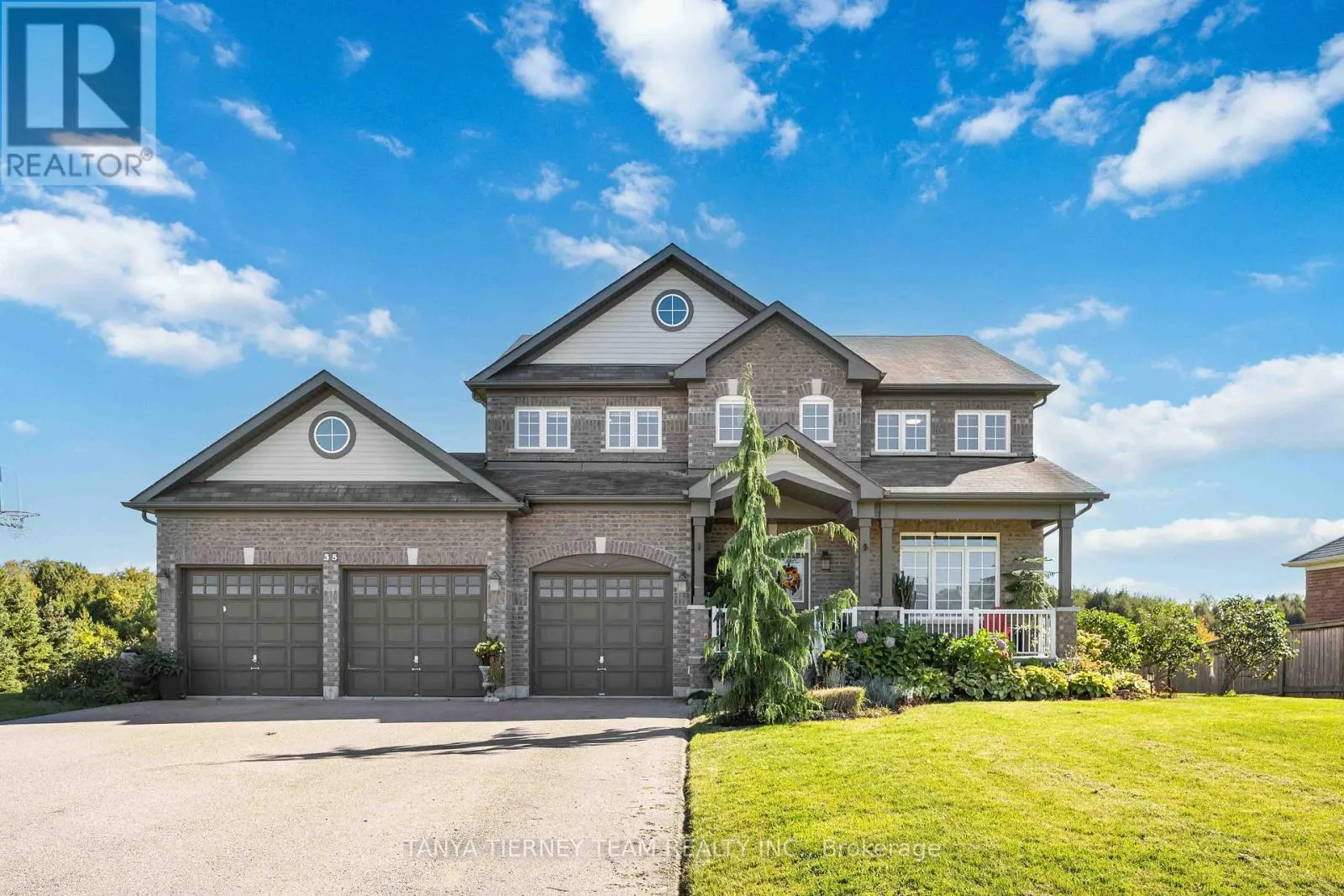 35 CHARLES TILLEY CRESCENT