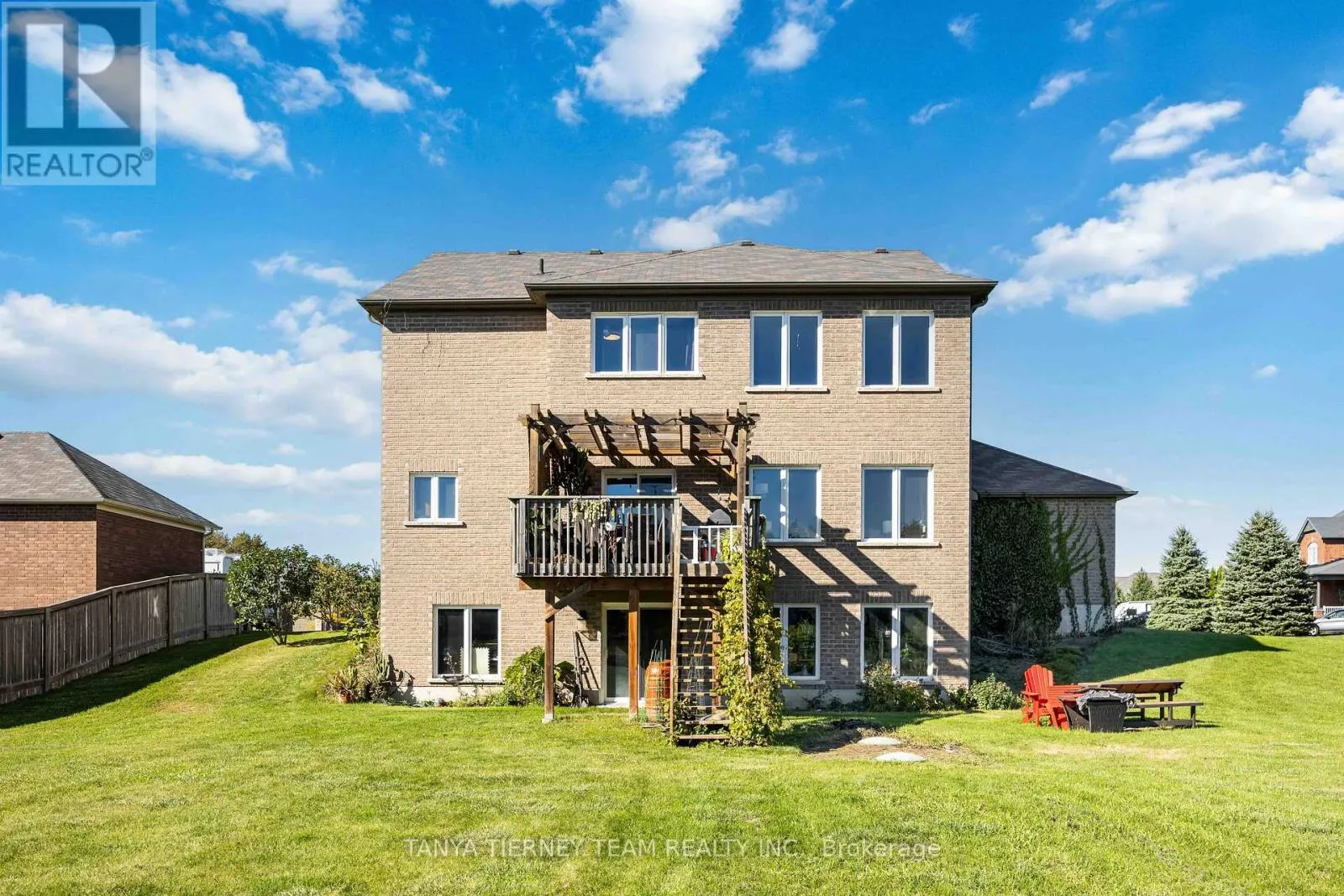35 CHARLES TILLEY CRESCENT