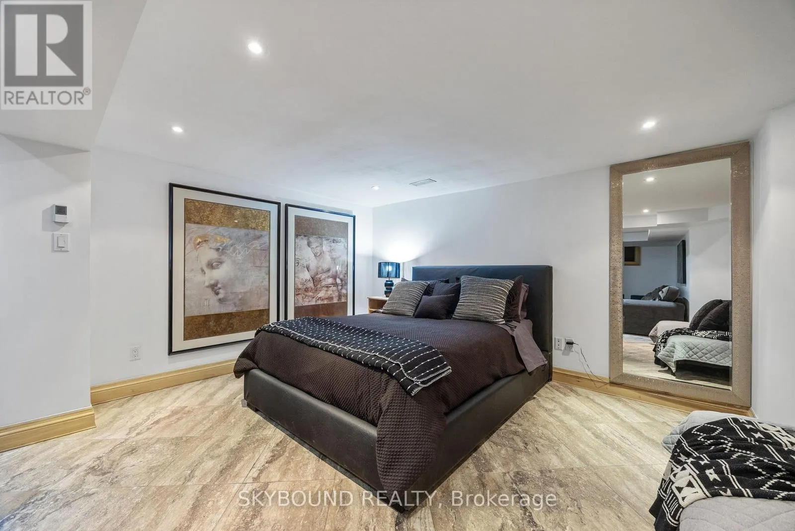 20 FAIRVIEW BOULEVARD