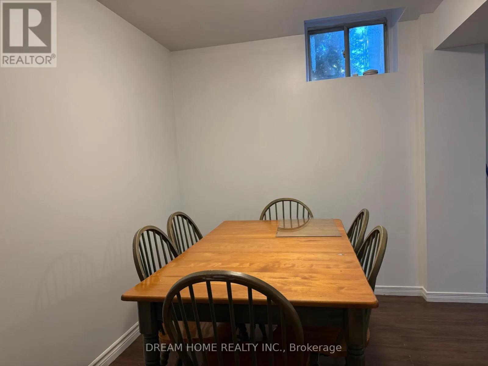 33 VIVIAN ROAD