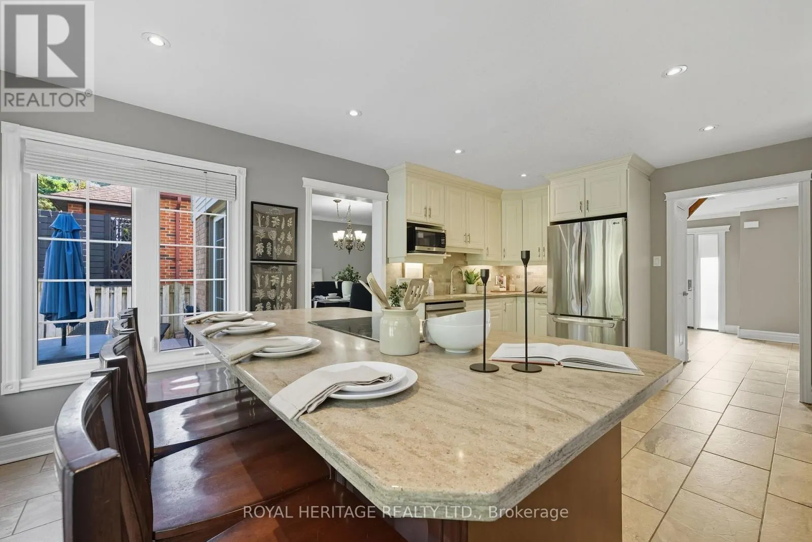 30 CHATSWORTH CRESCENT