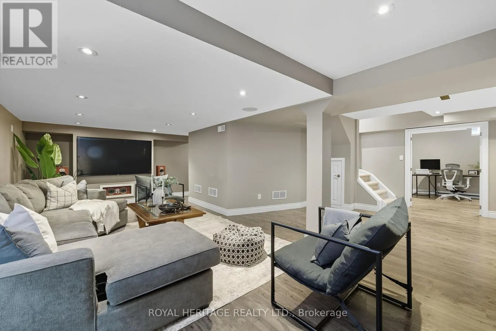 30 CHATSWORTH CRESCENT