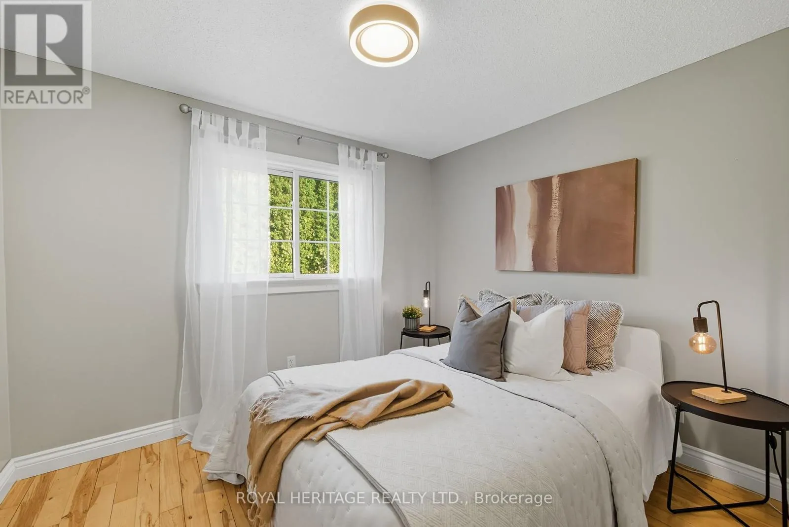 30 CHATSWORTH CRESCENT