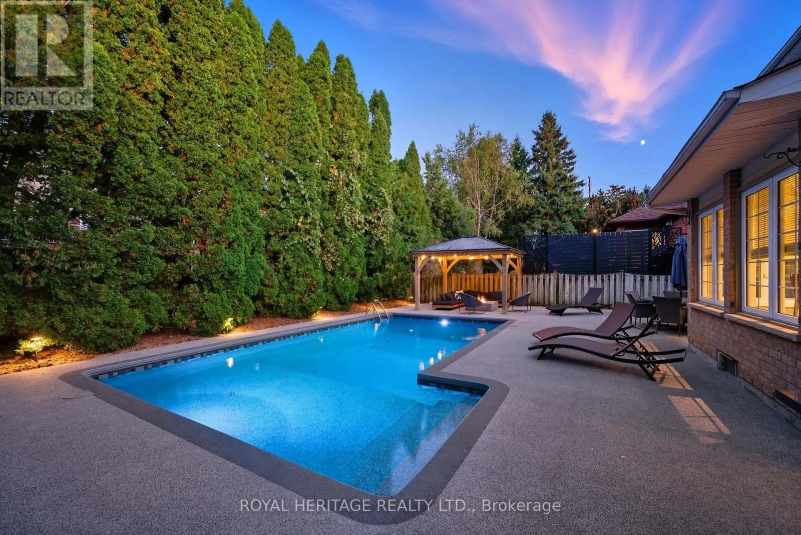 30 CHATSWORTH CRESCENT