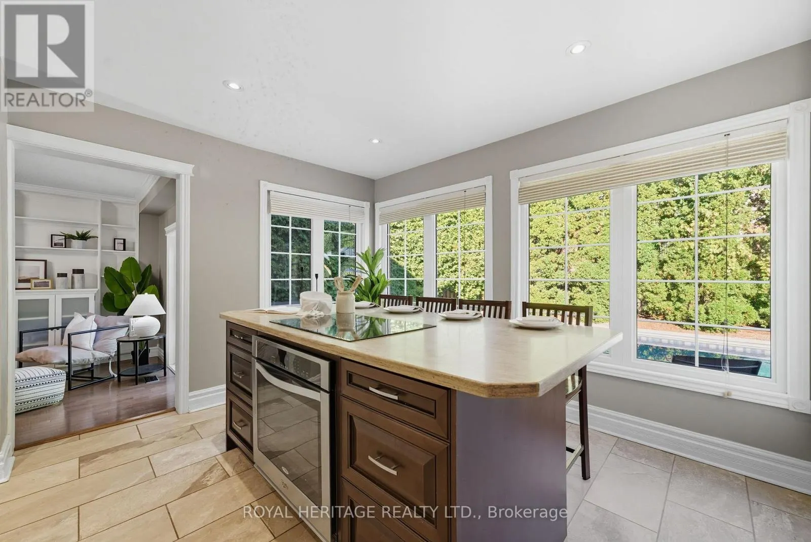 30 CHATSWORTH CRESCENT