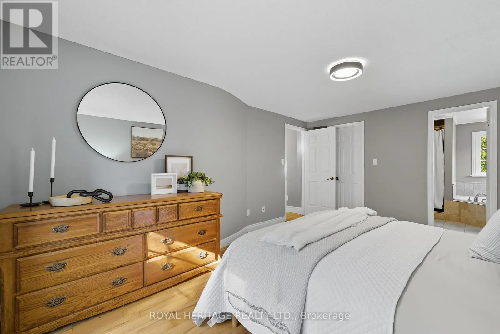 30 CHATSWORTH CRESCENT